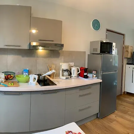Apartamento Superlogis Troyes - Le Cadre Vert - Studio Grand Confort - Netflix - Parking Saint-Julien-les-Villas